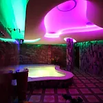Discret & Restaurant Vladaya