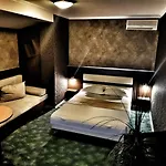 Discret & Restaurant מלון 2*