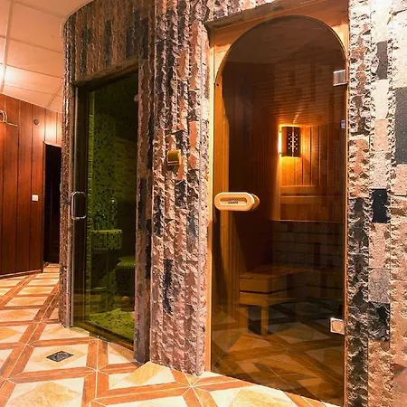 Discret & Restaurant Hotel Vladaya