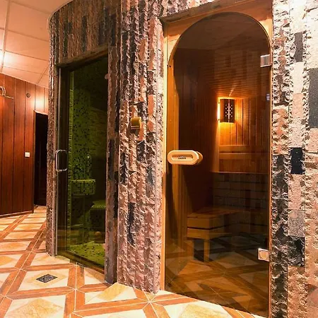 Discret & Restaurant Hotel Vladaya