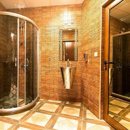 فندق Discret & Restaurant 2*