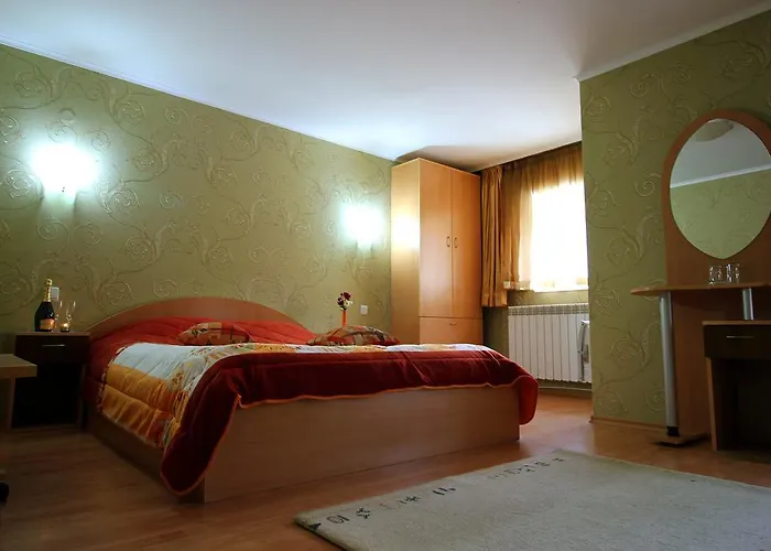 Hotel Discret & Restaurant