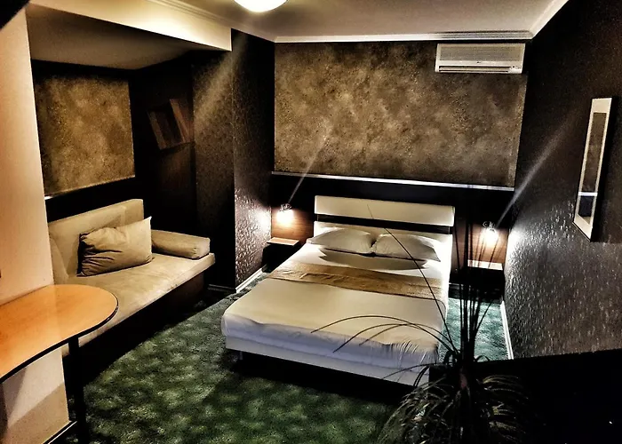 Discret & Restaurant Hotel 2*